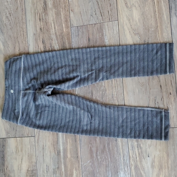 Lululemon Women Wunder Under Crop II leggings sz 2 - Picture 8 of 11